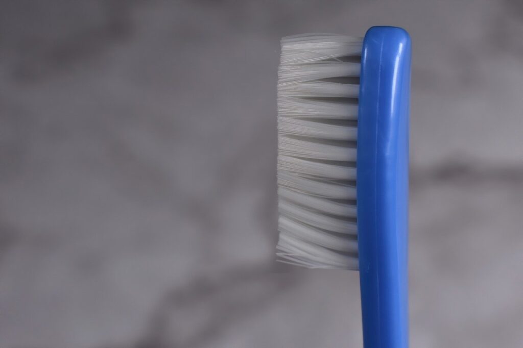 毛の広がった歯ブラシ　toothbrush 7667038 1280